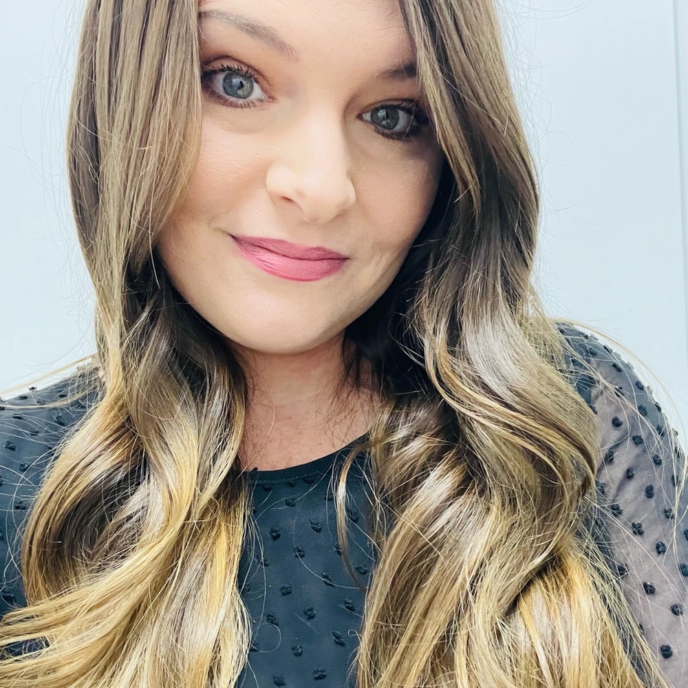 Meet your Posher, Hillary